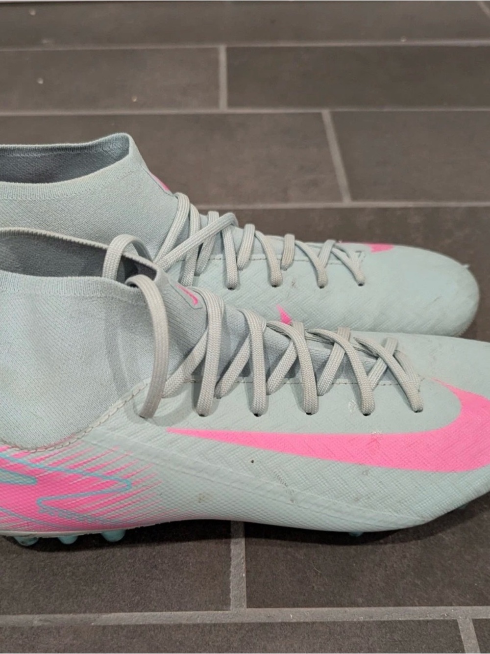 Nike Men’s 9 Mercurial Superfly Soccer cleats/shin pads/socks